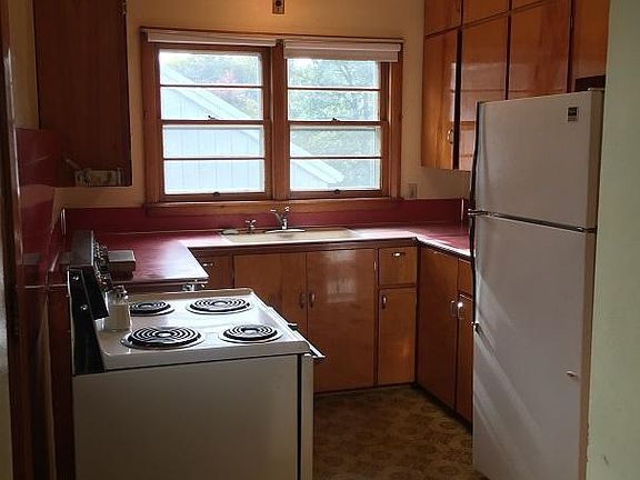 4th image of 300 Cherry St