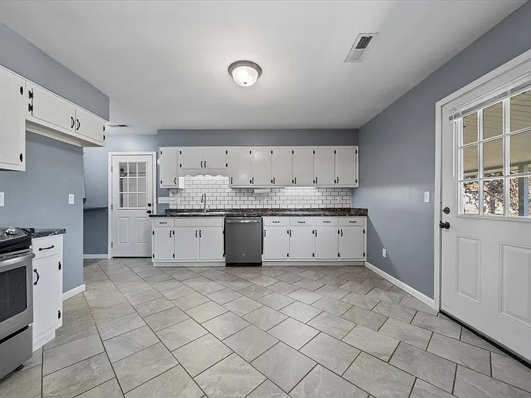 9496 Holly Grove Rd — Photo 10
