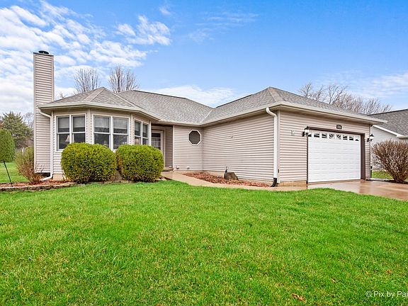 3rd image of 1986 Rosemary Cir