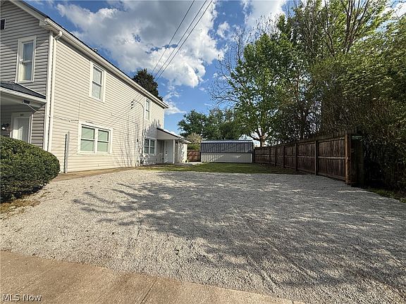 2nd image of 307 Spring St