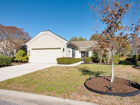 3rd image of 28 Thomas Bee Dr