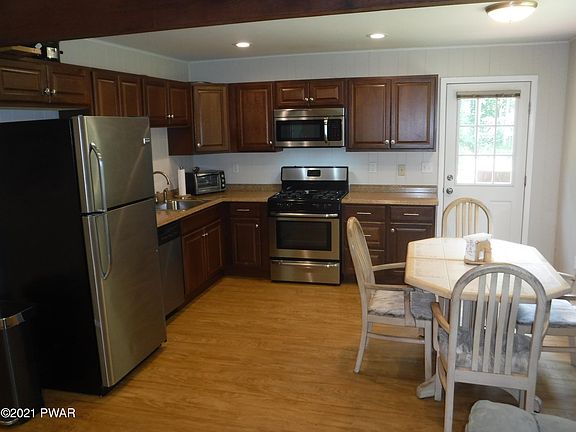 2nd image of 204 Laurel Dr