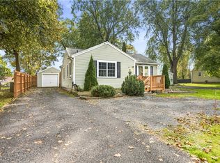 157 Lowden Point Rd, Rochester, NY 14612