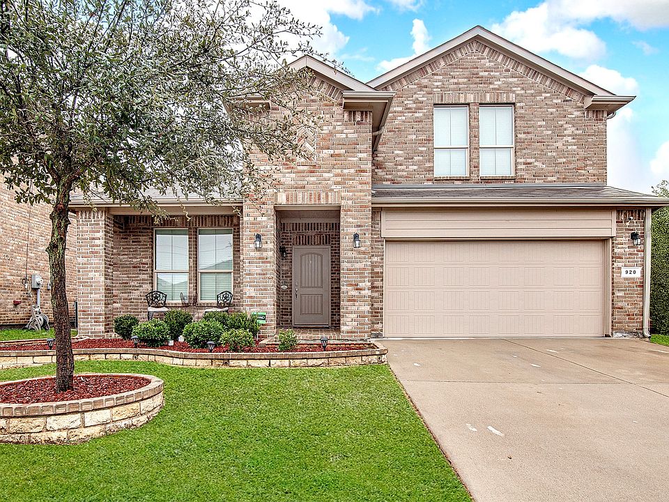 1st image of 920 Meadow Scape Dr