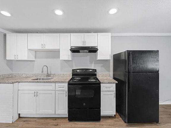 5th image of 2146 Inwood Ter APT 7