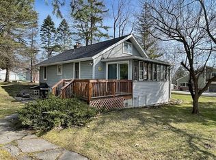 150 Hill St, Williams Bay, WI