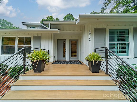 3rd image of 4912 Crooked Oak Ln