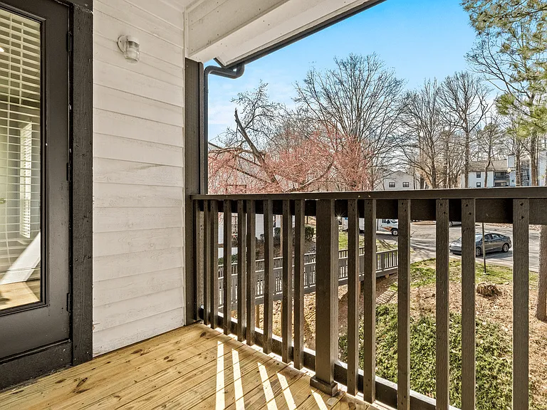 Paces Pointe Apartment Homes — Photo 28