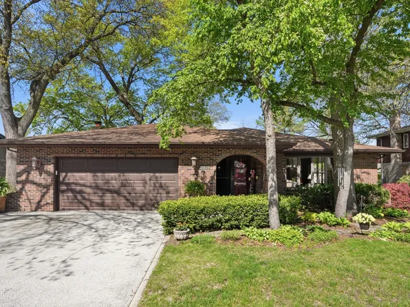 18070 Whitman Ln, Lansing, IL 60438