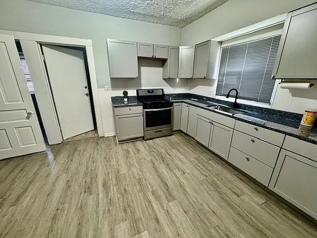 2020 Corning Ave #1 — Photo 4