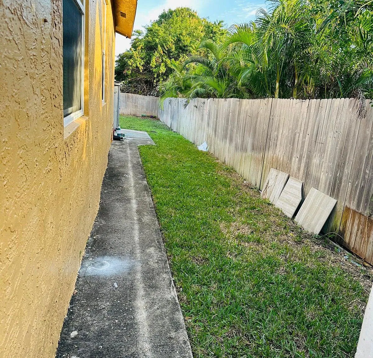 3 bed, 2.0 bath, 1200 sqft, $3,250 — Photo 4