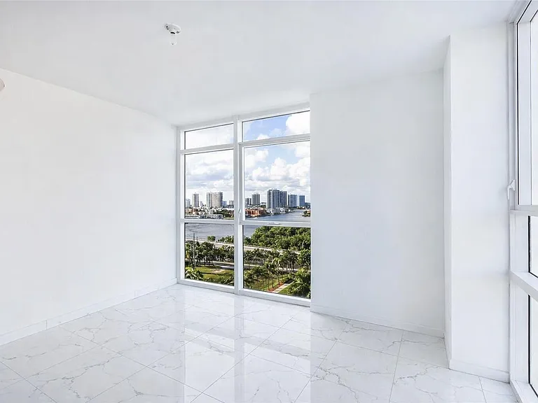 400 Sunny Isles Blvd #1022 — Photo 29