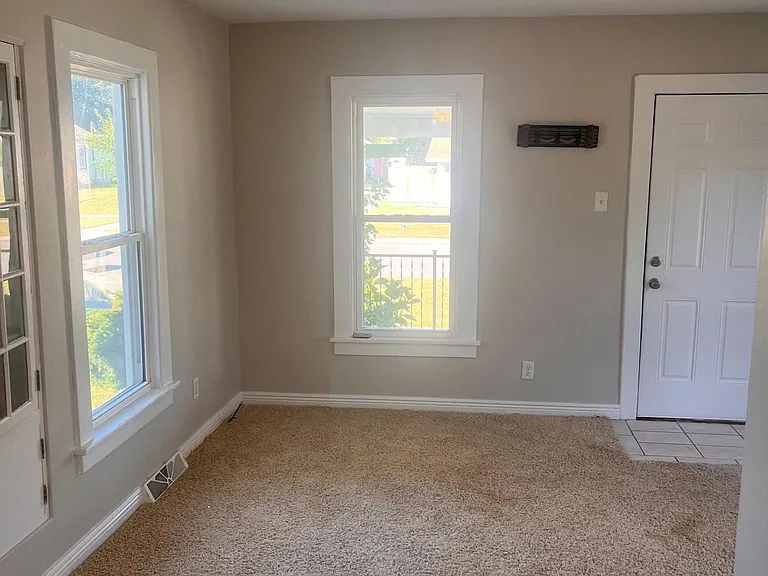 506 Somerset Ave — Photo 7
