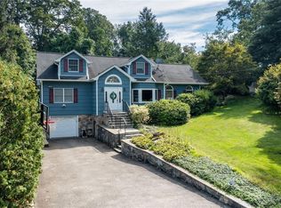 9 Echo Ln, Mahopac, NY 10541