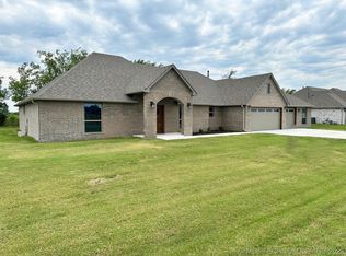 7016 E 141st St N, Collinsville, OK 74021