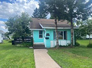 517 Detroit Ave, Iron Mountain, MI 49801