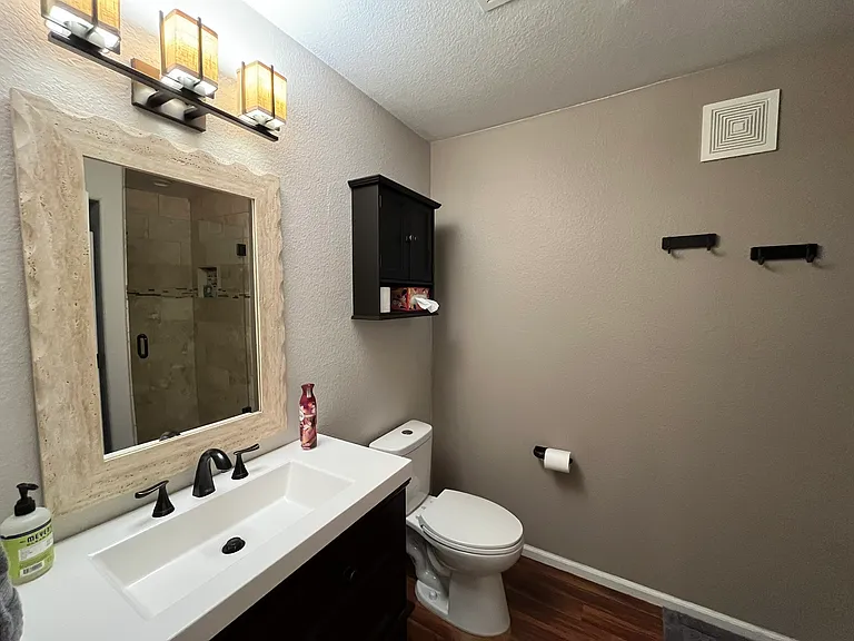 Bathroom & laundry