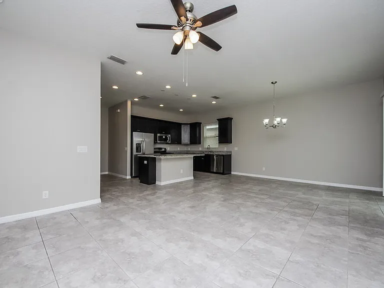 978 Maypole Dr — Photo 3