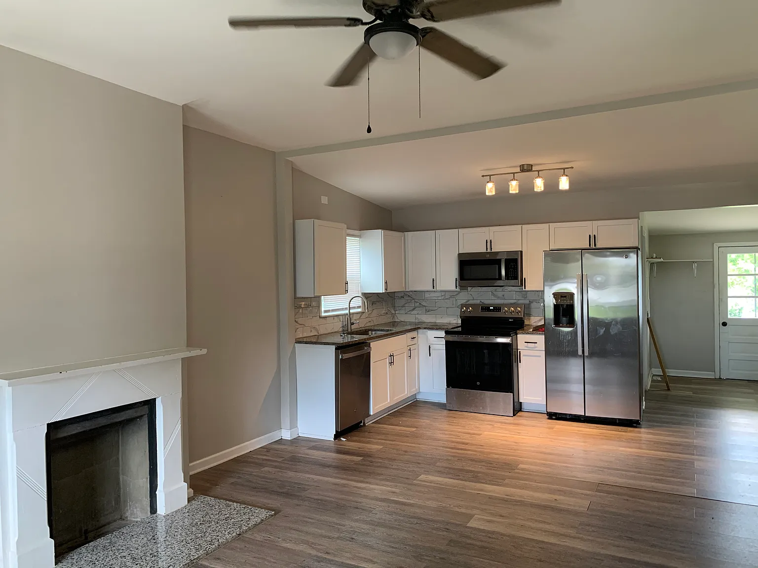 3 bed, 1250 sqft, $1,550 — Photo 3