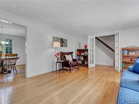 28 Highwood Drive