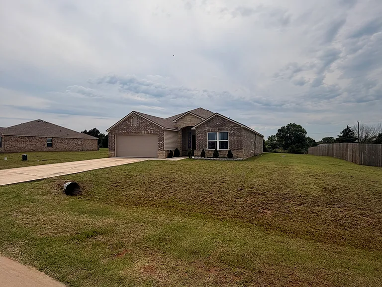 3906 Elm Ridge St — Photo 1