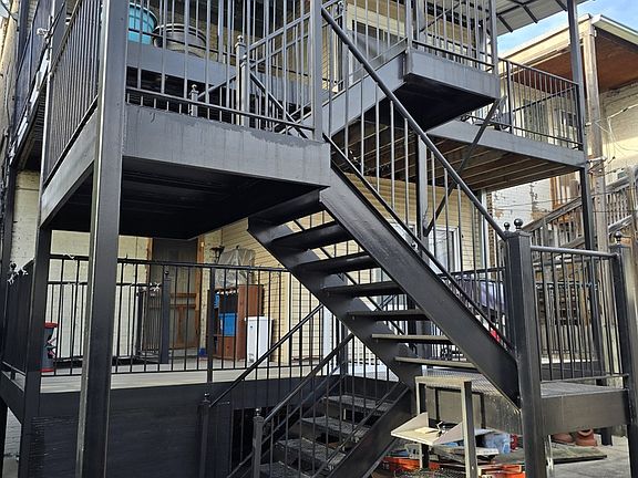 4th image of 2629 W Winnemac Ave