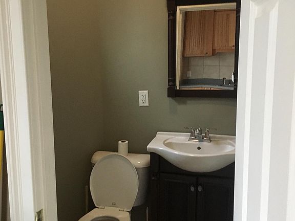 3rd image of 15 Bradford St #2R