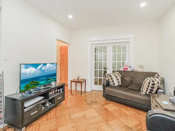 946 Bay Ridge Avenue image 6 of 8