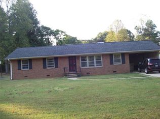 2829 Wagner Dr, Burlington, NC 27215