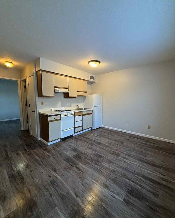 1st image of 1610 Tippecanoe Dr APT B