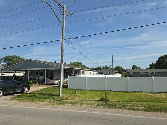 2nd image of 4090-4092 Poppy Garden Rd