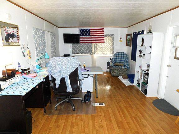 3rd image of 5046 Daisy St