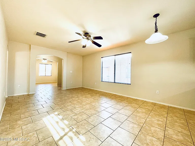 11889 W Heyburn Dr — Photo 10