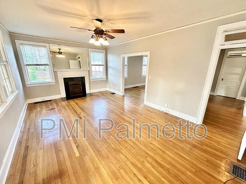 3 bed, 2.5 bath, 1984 sqft, $2,500 — Photo 3