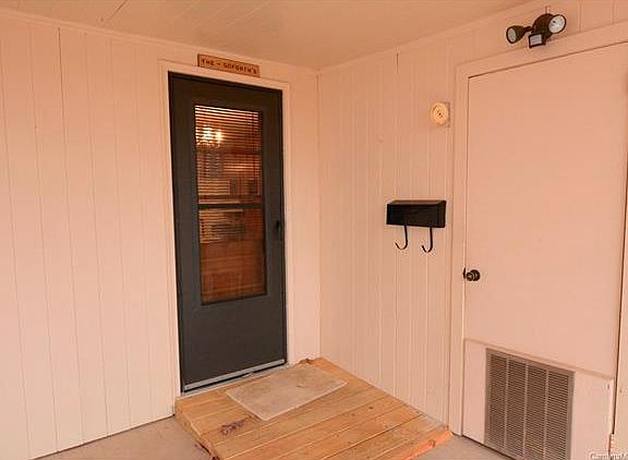 5th image of 110 Twitty Ln