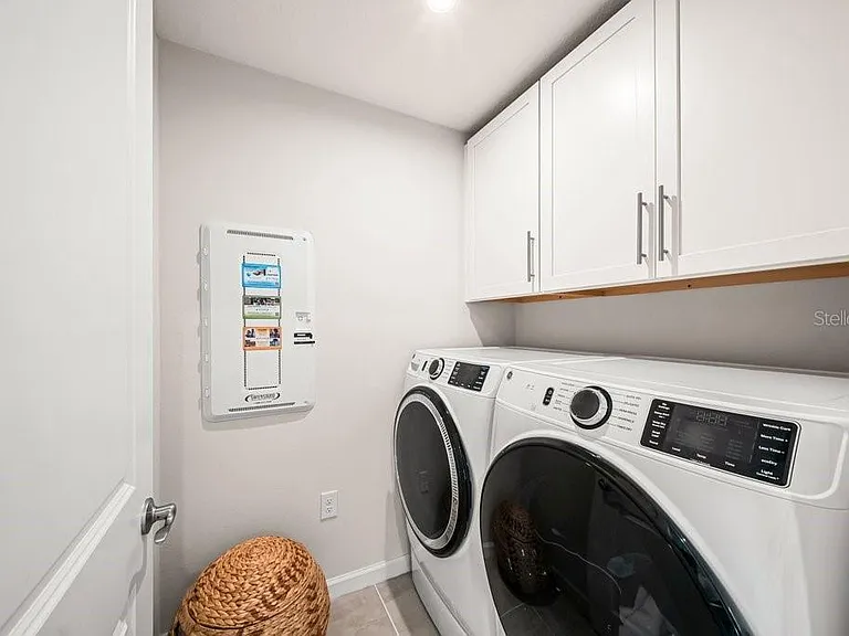 181 Tower Ct — Photo 29