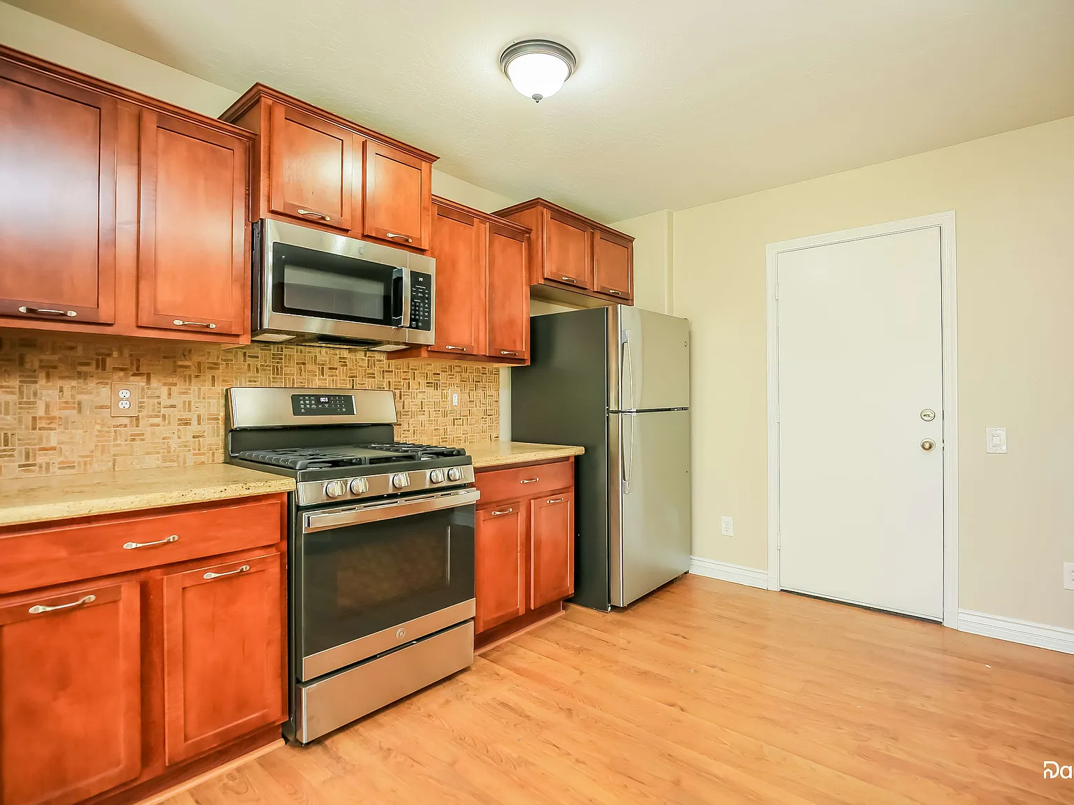 3 bed, 2.5 bath, 1547 sqft, $2,040 — Photo 4