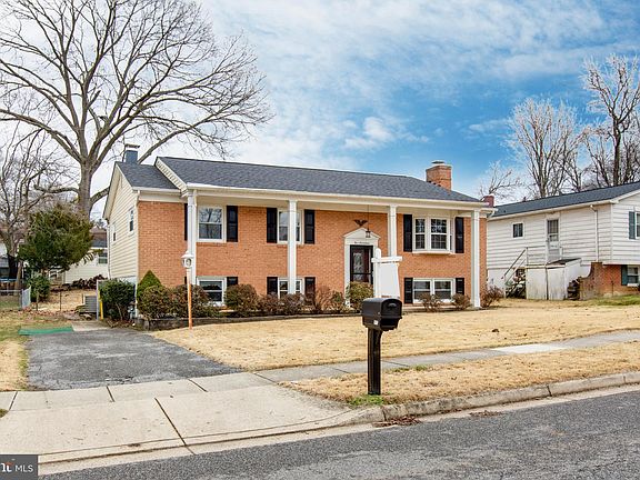 2nd image of 517 Williamsburg Ln