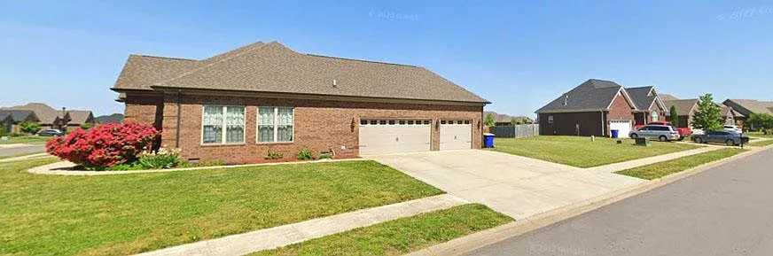 3 bed, 1958 sqft, $2,275 — Photo 4