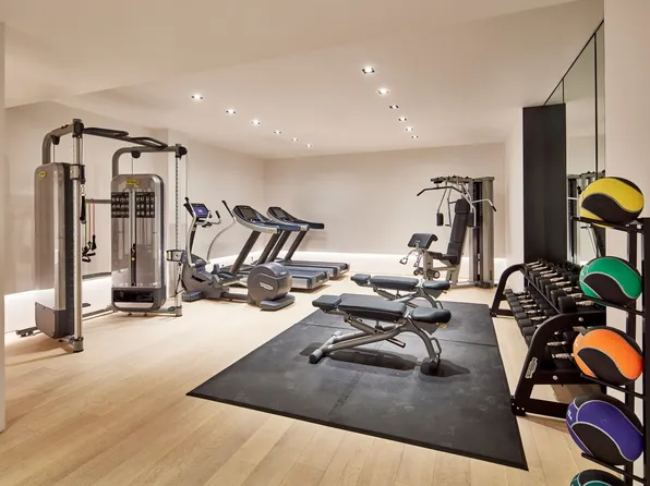 522 West 29th Street image 10 of 11