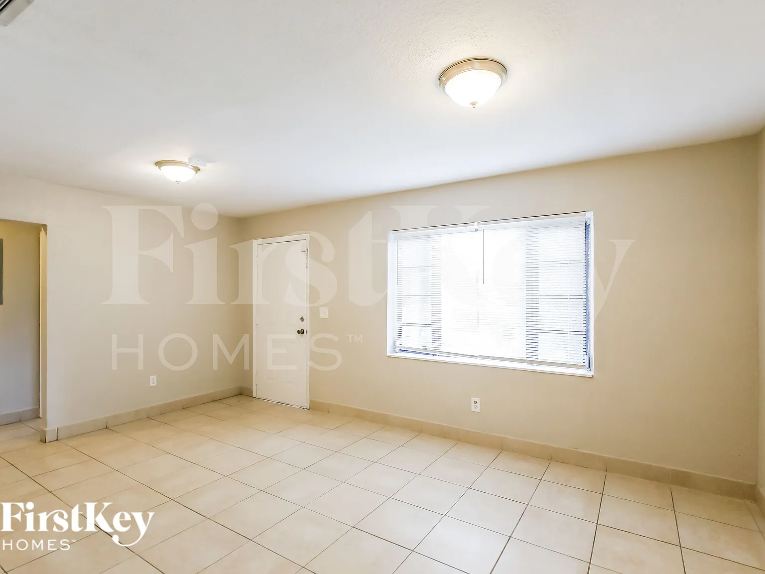 4 bed, 2.0 bath, 1156 sqft, $3,020 — Photo 4
