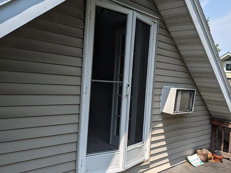 1906 E Mifflin St #2 — Photo 24