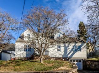 120 N Cliff St, Ansonia, CT 06401