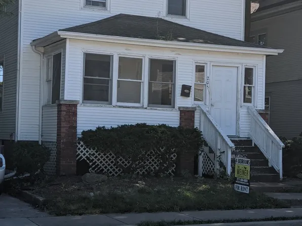 205 W John St, Champaign, IL 61820