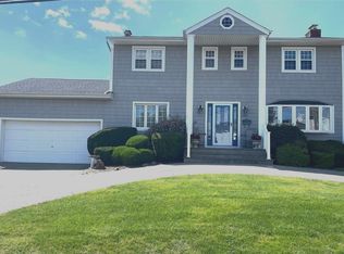 284 Bayview Ave, Massapequa, NY 11758