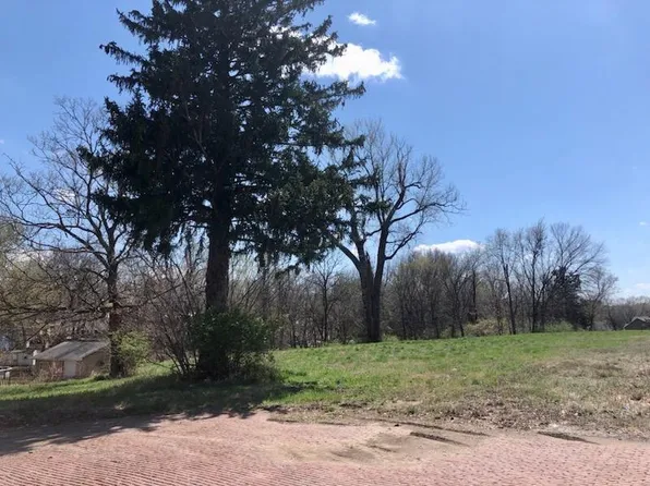 934 Dunbar Ave, Excelsior Springs, MO 64024