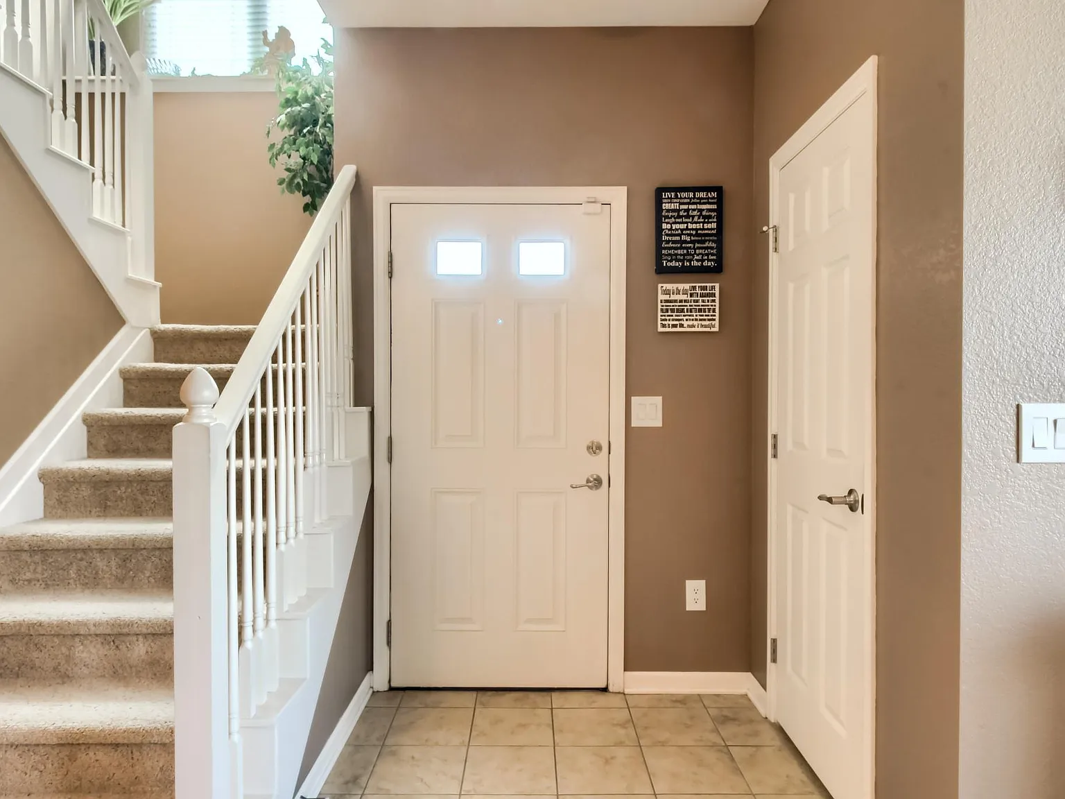 1751 S Buchanan Cir — Photo 2
