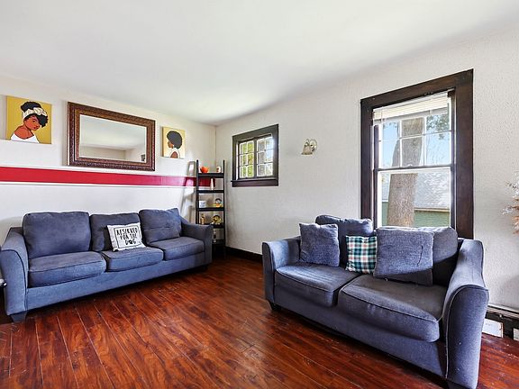 3rd image of 48 Crystal St
