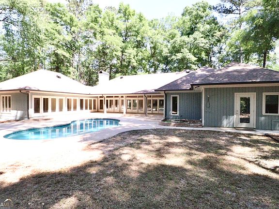 4th image of 3338 Plantation Dr