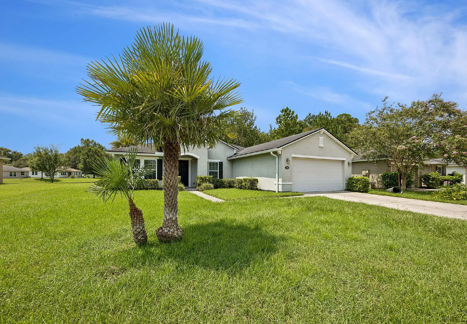 4 bed, 2.0 bath, 2147 sqft, $2,195 — Photo 2